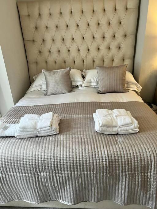 Leyla's Stunning Londra